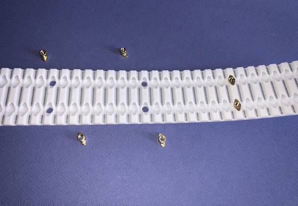 courroie dentée de transport configurable ATN10 avec noix de vissage